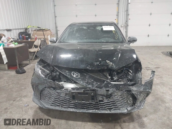 2025 Toyota Camry LE z VIN 4T1DBADK3SU509830, wystawiony jako IAAI lot #41642069 z przebiegiem 4 743 mil mil oraz . Historia ofert i sprzedaży dostępna na DreamBid. Obrazek 12.