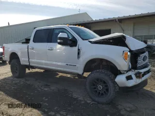 2017 Ford F-350 Platinum with VIN 1FT8W3BT2HEF08950, listed as a Copart auction lot 44521175 with 113,237 mi miles and Salvage Title. Bid and sale history available at DreamBid. Image 4.