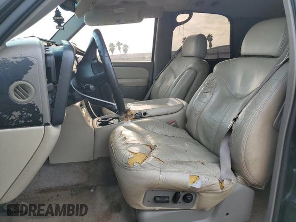 2000 GMC Yukon SLT with VIN 1GKEK13T3YJ202112, listed as a Copart auction lot 71713084 with 303,866 mi miles and Salvage Title. Bid and sale history available at carsss.com. Image 7.