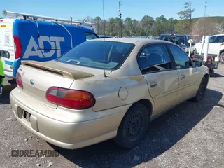 2005 Chevrolet Classic with VIN 1G1ND52F15M127258, listed as a IAAI auction lot 41748910 with 184,278 mi miles. Bid and sale history available at carsss.com. Image 4.
