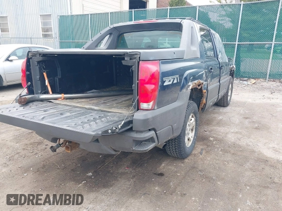 2004 Chevrolet Avalanche Z71 with VIN 3GNEK12T24G138368, listed as a IAAI auction lot 41989295 with 258,351 mi miles. Bid and sale history available at carsss.com. Image 4.