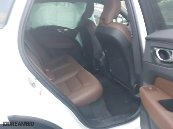 2024 Volvo XC60 Plus Dark Theme with VIN YV4L12RL6R1811311, listed as a IAAI auction lot 40914363 with NaN miles. Bid and sale history available at carsss.com. Image 8.