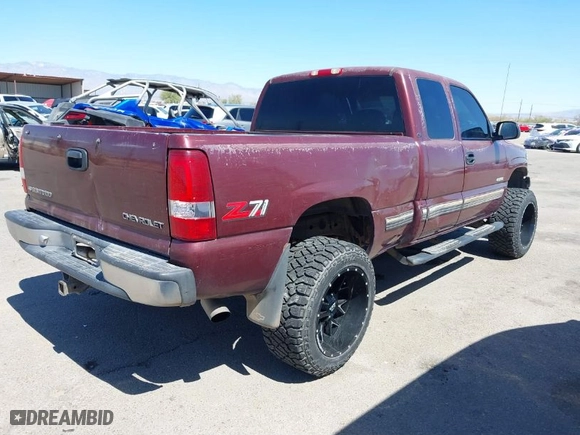 1999 Chevrolet Silverado 1500 LS with VIN 2GCEK19T2X1250583, listed as a IAAI auction lot 41858943 with 267,610 mi miles. Bid and sale history available at carsss.com. Image 4.