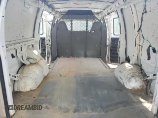 2006 Chevrolet Express Cargo z VIN 1GCGG25V461187613, wystawiony jako Copart lot #52344335 z przebiegiem Nie podano mil oraz Szkoda całkowita • Salvage title. Historia ofert i sprzedaży dostępna na DreamBid. Obrazek 10.