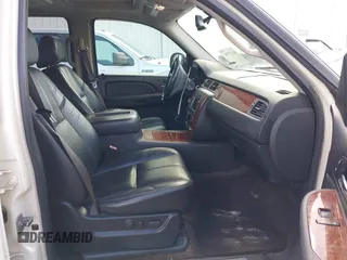 2008 Chevrolet Tahoe LTZ with VIN 1GNFC13J18R263835, listed as a IAAI auction lot 41415381 with 308,477 mi miles and . Bid and sale history available at DreamBid. Image 5.