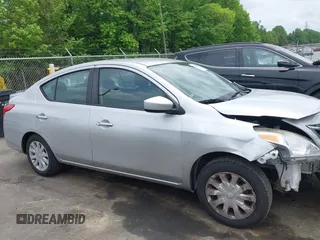 2019 Nissan Versa SV z VIN 3N1CN7AP7KL832771, wystawiony jako IAAI lot #42124711 z przebiegiem 160 856 mil mil oraz . Historia ofert i sprzedaży dostępna na DreamBid. Obrazek 14.