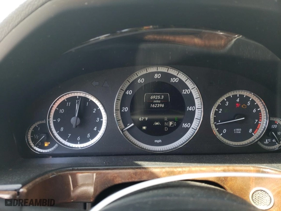 2013 Mercedes-Benz E-Class E 350 Luxury with VIN WDDHF5KB6DA724892, listed as a Copart auction lot 48944885 with 162,396 mi miles and Salvage Title. Bid and sale history available at carsss.com. Image 9.