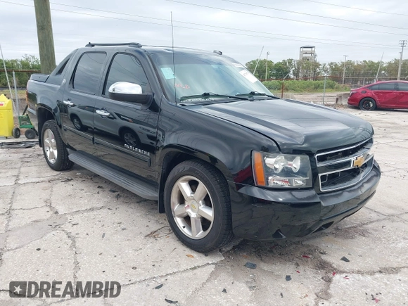 2013 Chevrolet Avalanche LT with VIN 3GNMCFE04DG120235, listed as a IAAI auction lot 41739179 with 77,861 mi miles and . Bid and sale history available at DreamBid. Image 1.