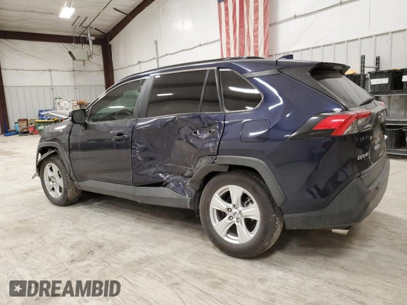 2021 Toyota RAV4 XLE with VIN 2T3W1RFV7MW133029, listed as a Copart auction lot 47130625 with 42,492 mi miles and Salvage Title. Bid and sale history available at carsss.com. Image 2.