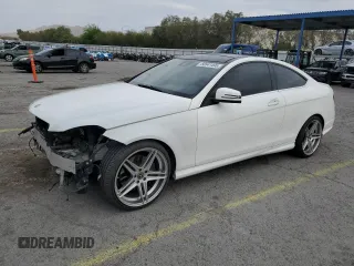 2013 Mercedes-Benz C 350 с VIN WDDGJ5HB6DG052606, выставлен на аукционе Copart как лот 56541495 с пробегом 108 501 миль миль и Списание • Salvage title. История ставок и продаж доступна на DreamBid. Изображение 1.