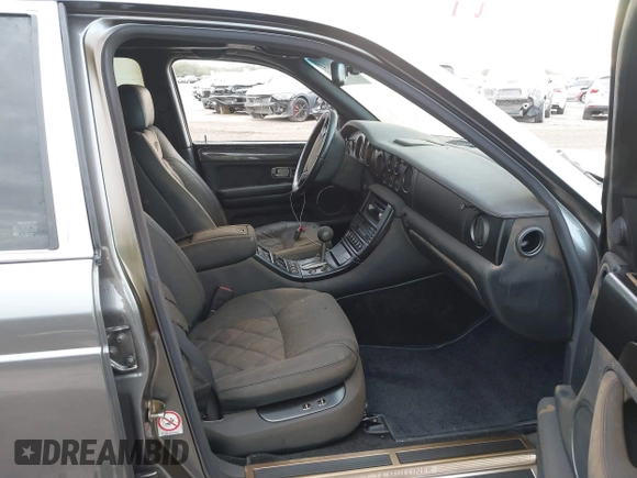 2004 Bentley Arnage with VIN SCBLF34F44CX09842, listed as a IAAI auction lot 41349014 with Not Provided miles and . Bid and sale history available at DreamBid. Image 5.