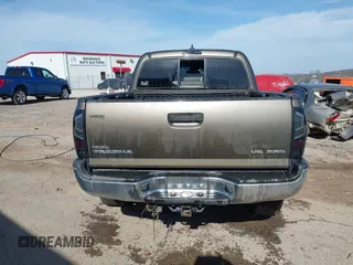 2015 Toyota Tacoma with VIN 5TFLU4ENXFX139145, listed as a IAAI auction lot 41822079 with 146,842 mi miles. Bid and sale history available at carsss.com. Image 16.