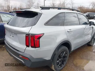 2022 Kia Sorento X-Line S with VIN 5XYRLDLC4NG125936, listed as a IAAI auction lot 41217535 with 32,988 mi miles. Bid and sale history available at carsss.com. Image 4.