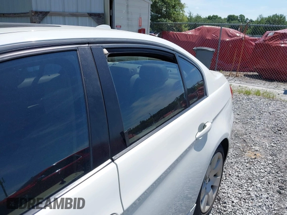 2007 BMW 3 Series 328i с VIN WBAVA37537NL16671, выставлен на аукционе IAAI как лот 42553608 с пробегом 154 319 миль миль и . История ставок и продаж доступна на DreamBid. Изображение 6.
