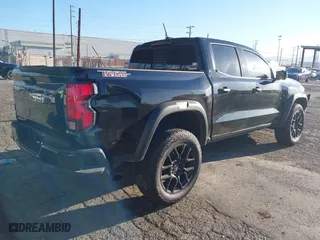 2024 Chevrolet Colorado 4WD Trail Boss with VIN 1GCPTEEK8R1137191, listed as a IAAI auction lot 41760382 with 27,068 mi miles. Bid and sale history available at carsss.com. Image 4.