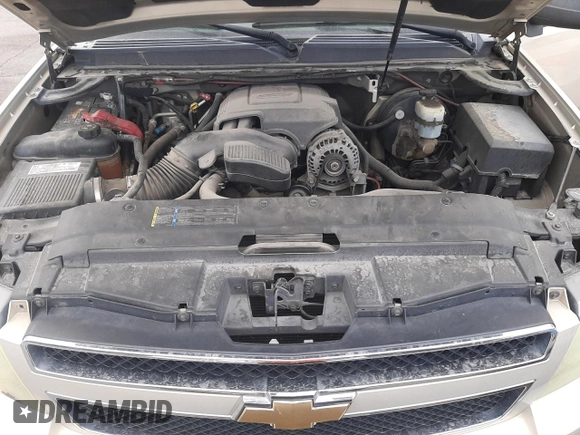 2007 Chevrolet Suburban LTZ with VIN 3GNFC16027G307987, listed as a Copart auction lot 53152505 with 206,263 mi miles and Salvage title. Bid and sale history available at DreamBid. Image 12.