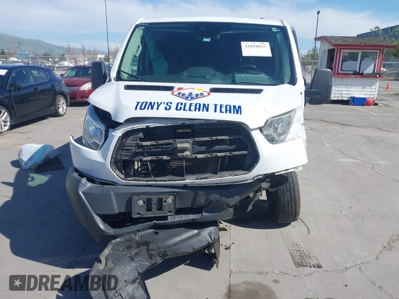 2015 Ford Transit XL z VIN 1FBZX2ZM5FKA97492, wystawiony jako IAAI lot #42018625 z przebiegiem 73 377 mil mil oraz . Historia ofert i sprzedaży dostępna na DreamBid. Obrazek 13.