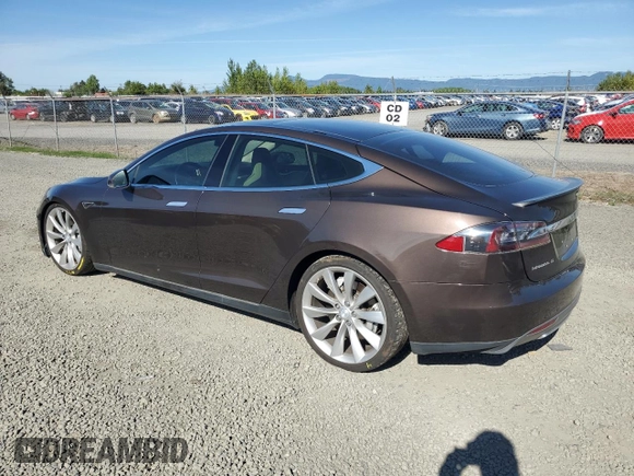 2013 Tesla Model S Performance z VIN 5YJSA1CP1DFP20208, wystawiony jako Copart lot #56066035 z przebiegiem 71 513 mil mil oraz Szkoda całkowita • Salvage title. Historia ofert i sprzedaży dostępna na DreamBid. Obrazek 2.