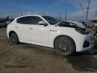 2023 Maserati Grecale GT z VIN ZN682AVA2P7418404, wystawiony jako Copart lot #44812895 z przebiegiem 33 382 mil mil oraz Szkoda całkowita • Salvage title. Historia ofert i sprzedaży dostępna na DreamBid. Obrazek 4.