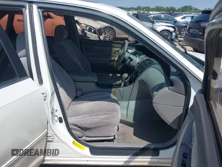 2001 Toyota Avalon XL z VIN 4T1BF28B91U183347, wystawiony jako IAAI lot #42441956 z przebiegiem 310 167 mil mil oraz . Historia ofert i sprzedaży dostępna na DreamBid. Obrazek 5.