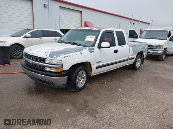 2000 Chevrolet Silverado 1500 LS with VIN 2GCEC19T4Y1407058, listed as a IAAI auction lot 41699820 with 309,057 mi miles. Bid and sale history available at carsss.com. Image 2.