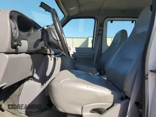 2000 Ford Econoline Passenger XL with VIN 1FBSS31L1YHA76163, listed as a Copart auction lot 88255365 with 60,042 mi miles and Salvage Title. Bid and sale history available at DreamBid. Image 7.