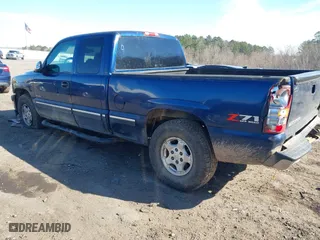 2002 Chevrolet Silverado 1500 LT with VIN 2GCEK19T921226130, listed as a IAAI auction lot 41397105 with 298,115 mi miles. Bid and sale history available at carsss.com. Image 3.