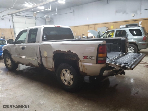 2005 GMC Sierra 1500 SLE1 with VIN 2GTEK19B651261817, listed as a Copart auction lot 53791135 with 172,477 mi miles and Clean Title. Bid and sale history available at carsss.com. Image 2.