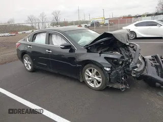 2013 Nissan Altima SV with VIN 1N4AL3AP9DN470969, listed as a IAAI auction lot 41833969 with 111,442 mi miles and . Bid and sale history available at carsss.com. Image 1.