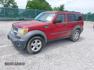 2007 Dodge Nitro SXT z VIN 1D8GT28K37W683408, wystawiony jako IAAI lot #42273045 z przebiegiem 279 799 mil mil oraz . Historia ofert i sprzedaży dostępna na DreamBid. Obrazek 2.