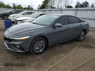2024 Hyundai Elantra SEL z VIN KMHLM4DG7RU827088, wystawiony jako Copart lot #61027035 z przebiegiem 12 652 mil mil oraz Szkoda całkowita • Salvage title. Historia ofert i sprzedaży dostępna na DreamBid. Obrazek 1.