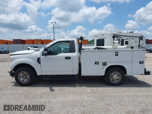 2019 Ford F-250 XL with VIN 1FDBF2A62KEF59427, listed as a IAAI auction lot 42523580 with 80,243 mi miles and . Bid and sale history available at DreamBid. Image 14.