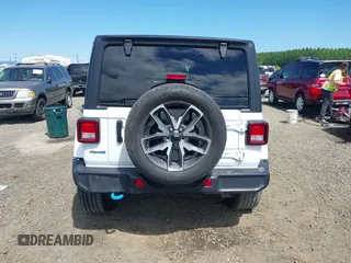 2024 Jeep Wrangler Willys z VIN 1C4RJXN60RW225250, wystawiony jako IAAI lot #42333989 z przebiegiem 35 893 mil mil oraz . Historia ofert i sprzedaży dostępna na DreamBid. Obrazek 17.