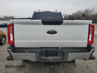 2023 Ford F-250 XL z VIN 1FT7W2BAXPEE10526, wystawiony jako Copart lot #83852774 z przebiegiem 12 646 mil mil oraz Czysty tytuł • Clean title. Historia ofert i sprzedaży dostępna na DreamBid. Obrazek 6.