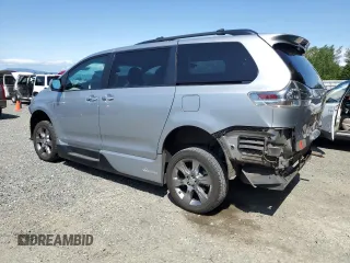 2014 Toyota Sienna SE z VIN 5TDXK3DC1ES457564, wystawiony jako Copart lot #59390205 z przebiegiem 131 090 mil mil oraz Szkoda całkowita • Salvage title. Historia ofert i sprzedaży dostępna na DreamBid. Obrazek 2.