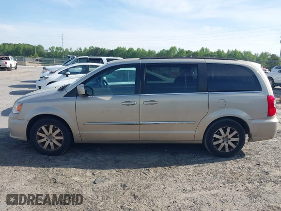 2015 Chrysler Town & Country Touring with VIN 2C4RC1BG7FR583213, listed as a IAAI auction lot 42089075 with 265,629 mi miles. Bid and sale history available at carsss.com. Image 16.