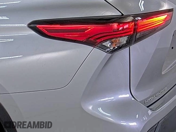 2021 Toyota Highlander XLE with VIN 5TDHZRBH0MS558143, listed as a IAAI auction lot 42859323 with 41,722 mi miles and . Bid and sale history available at DreamBid. Image 15.