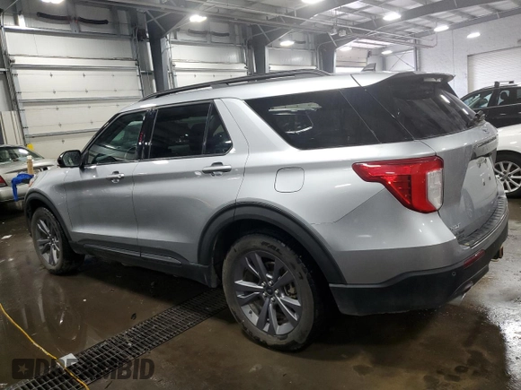 2022 Ford Explorer XLT z VIN 1FMSK8DH3NGB15185, wystawiony jako Copart lot #57857555 z przebiegiem 75 541 mil mil oraz Szkoda całkowita • Salvage title. Historia ofert i sprzedaży dostępna na DreamBid. Obrazek 2.