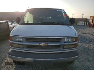 2002 Chevrolet Express with VIN 1GAHG39R321113335, listed as a Copart auction lot 76201084 with 190,718 mi miles and Clean Title. Bid and sale history available at carsss.com. Image 5.