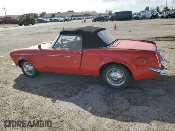 1965 FIAT 124 Spider z VIN 118H039439, wystawiony jako Copart lot #78980814 z przebiegiem 26 509 mil mil oraz Czysty tytuł • Clean title. Historia ofert i sprzedaży dostępna na DreamBid. Obrazek 2.