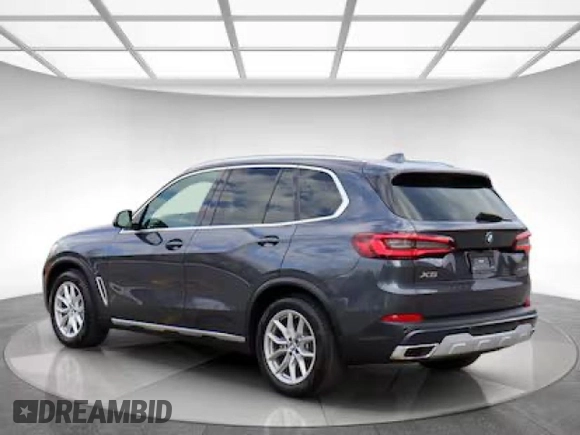 2021 BMW X5 xDrive45e with VIN 5UXTA6C04M9D73XXX, listed as a Copart auction lot 57567295 with 7,060 mi miles and Clean title. Bid and sale history available at DreamBid. Image 3.