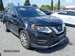 2017 Nissan Rogue S z VIN KNMAT2MT9HP563031, wystawiony jako IAAI lot #41960315 z przebiegiem 189 713 mil mil oraz . Historia ofert i sprzedaży dostępna na DreamBid. Obrazek 1.