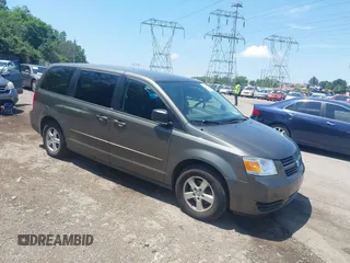 2010 Dodge Grand Caravan SE z VIN 2D4RN4DE2AR268483, wystawiony jako IAAI lot #42698896 z przebiegiem 105 040 mil mil oraz . Historia ofert i sprzedaży dostępna na DreamBid. Obrazek 1.