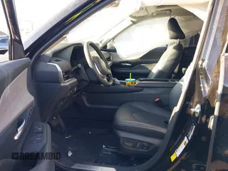 2024 Toyota Highlander XLE z VIN 5TDAAAB52RS003735, wystawiony jako IAAI lot #42373845 z przebiegiem 12 569 mil mil oraz . Historia ofert i sprzedaży dostępna na DreamBid. Obrazek 5.