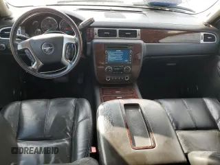 2007 GMC Yukon Denali z VIN 1GKFK63877J383310, wystawiony jako Copart lot #56122105 z przebiegiem 250 797 mil mil oraz Czysty tytuł • Clean title. Historia ofert i sprzedaży dostępna na DreamBid. Obrazek 8.