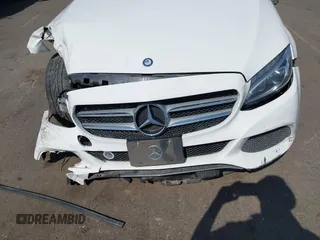 2017 Mercedes-Benz C 300 с VIN 55SWF4KB8HU208704, выставлен на аукционе IAAI как лот 42051688 с пробегом 108 835 миль миль и . История ставок и продаж доступна на DreamBid. Изображение 16.