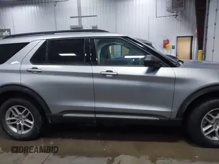 2025 Ford Explorer Active with VIN 1FMUK8DH0SGA35718, listed as a IAAI auction lot 41283665 with 391 mi miles. Bid and sale history available at carsss.com. Image 13.
