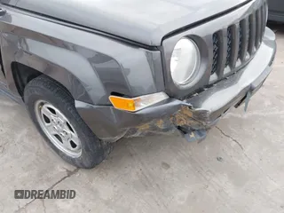 2016 Jeep Patriot Sport with VIN 1C4NJPBB3GD569549, listed as a IAAI auction lot 42210302 with 110,732 mi miles and . Bid and sale history available at carsss.com. Image 6.