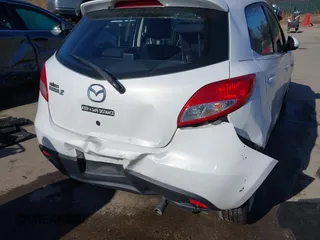 2012 Mazda 2 Touring z VIN JM1DE1LY2C0134281, wystawiony jako IAAI lot #41613690 z przebiegiem 156 546 mil mil oraz . Historia ofert i sprzedaży dostępna na DreamBid. Obrazek 6.