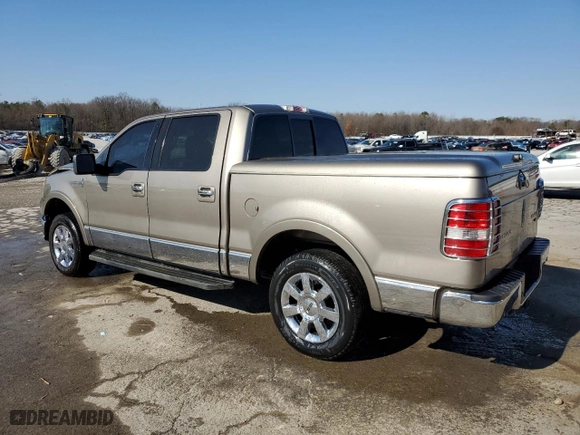 2006 Lincoln Mark LT with VIN 5LTPW16546FJ04547, listed as a Copart auction lot 42240865 with 233,871 mi miles and Clean Title. Bid and sale history available at carsss.com. Image 2.